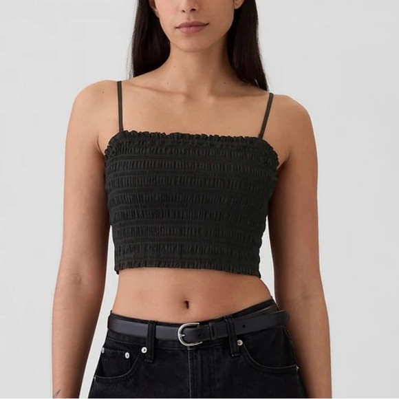 GAP L NWT Black Full Elastic Smocked Crop Top With Adjustable Spaghetti Straps - Picture 1 of 6